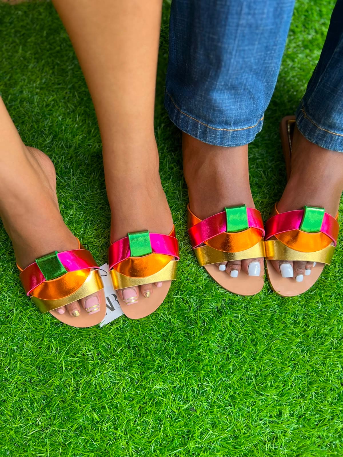 ZARA CROSS-STRAP FLAT LEATHER SANDALS photo 1